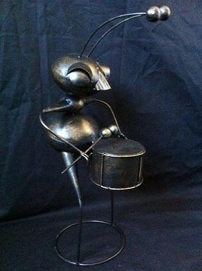 Muziek mier Dennis de drummer 40 cm