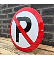 Emaille bord verboden te parkeren met doorgestreepte letter P