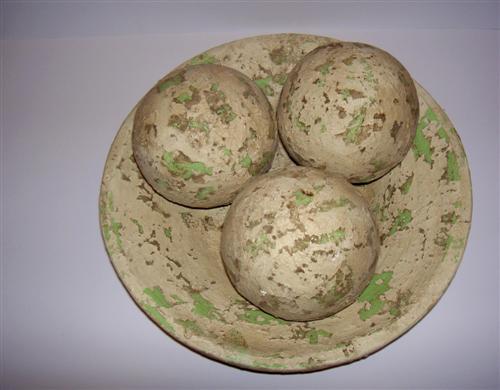 Decoratieve schaal met 3 ballen