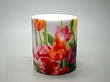 Een feestelijk gedekte tafel